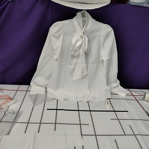 White Long Sleeve Bow Tie Neck Blouse - Picture 2 of 8